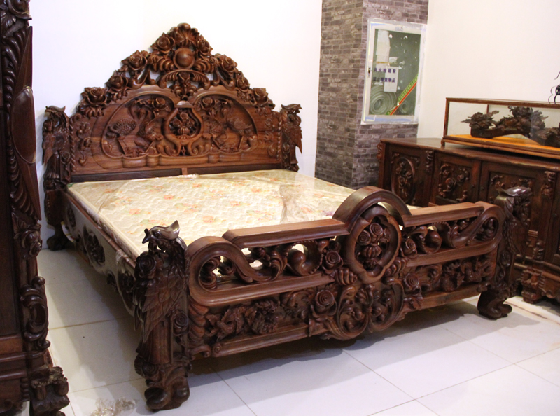 永发老红木中式古典缅甸酸枝玫瑰套房系列床+2床头柜+四门衣柜