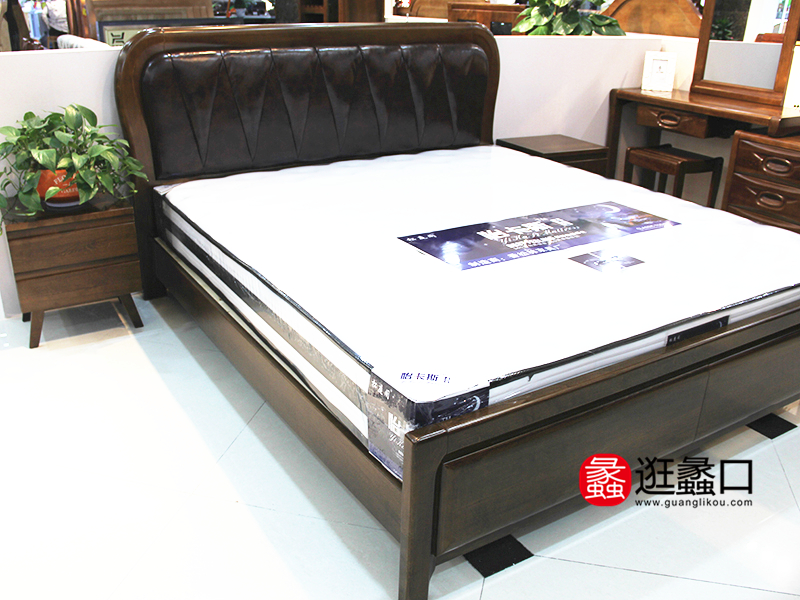 广州兄弟家具中式卧室实木双人大床/床头柜
