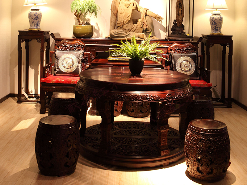 戴为红木家具·爵典家居 中式古典餐厅红木雕花餐桌椅/太师椅