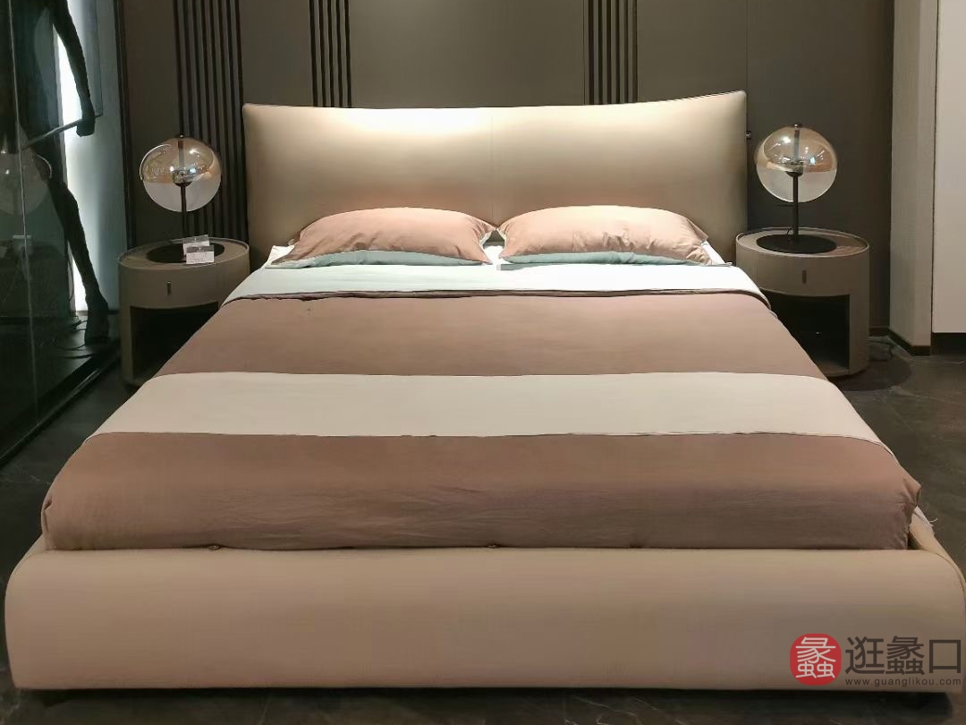 意迪生家具意式极简风格卧室1.8米双人床（意大利乳胶绵牛皮）YDS5050
