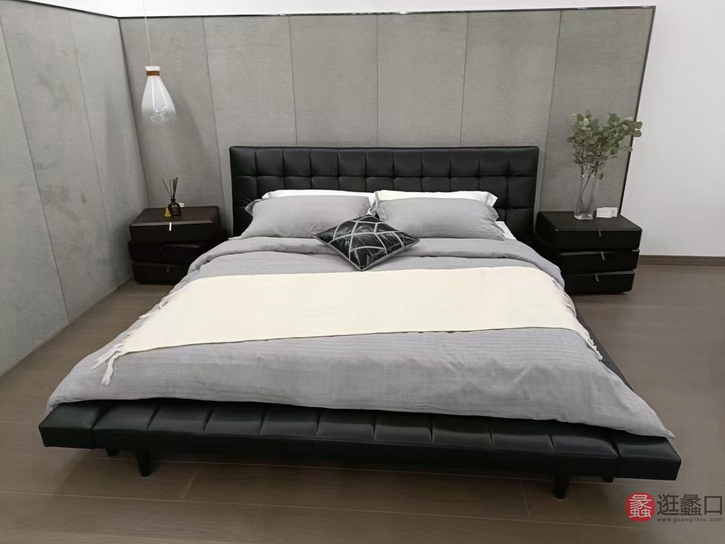 米梵家居意式极简卧室真皮双人床（黑色）超低床MIFAN010