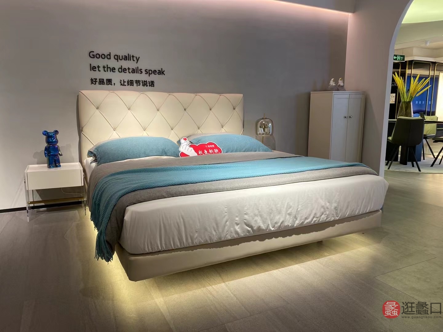 思莱德家具卧室意式极简双人大床主卧真皮白色SLD015