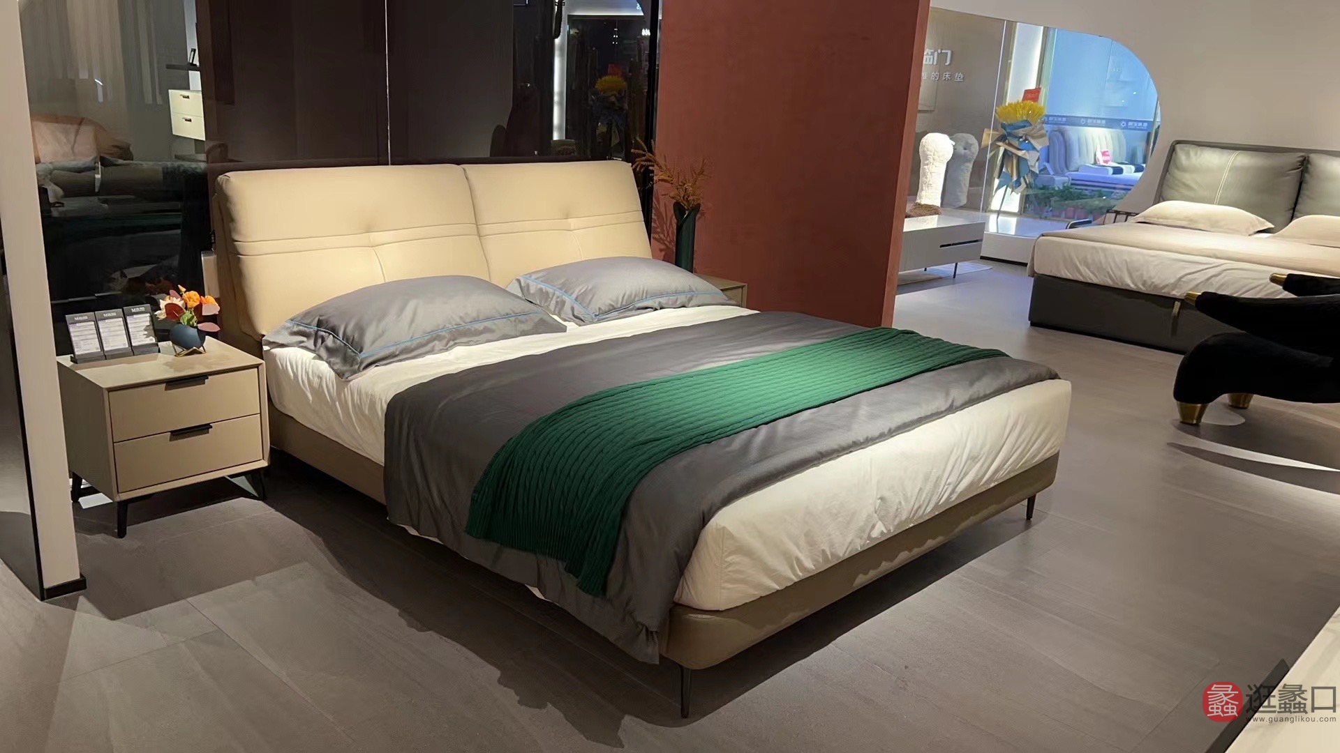 思莱德家具卧室意式极简双人大床主卧真皮白色SLD016