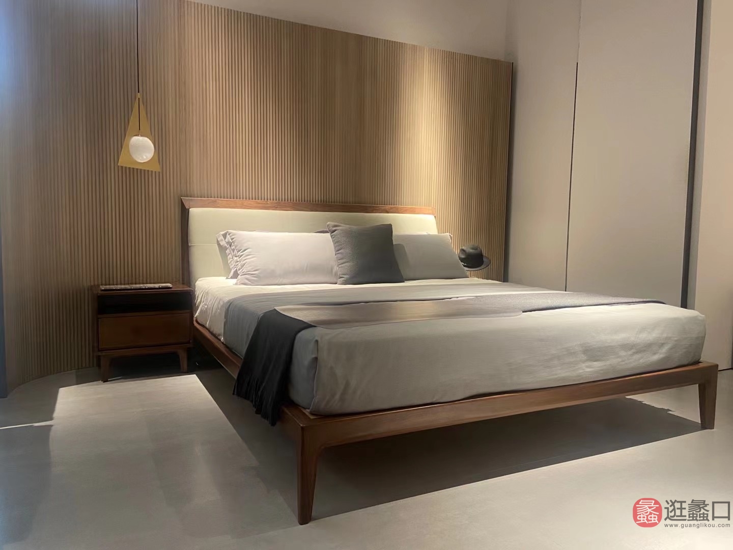 库维卡家具（意式极简）卧室实木双人床1.8米北美黑胡桃木KWK019