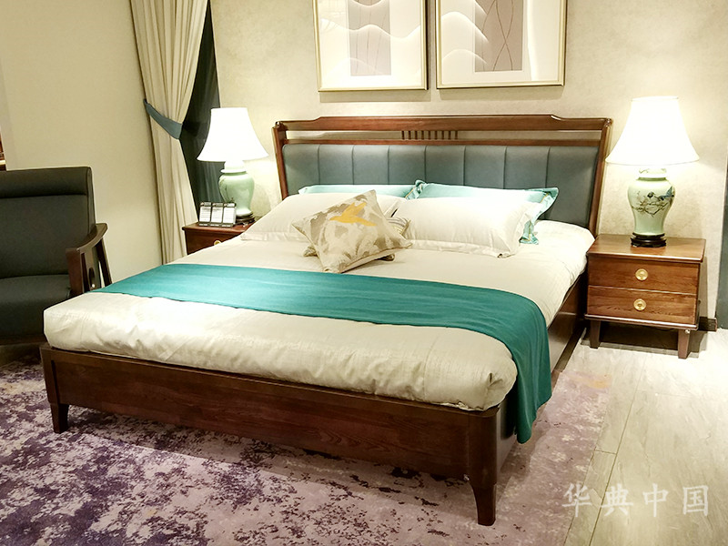 华典中国·欧尚格家居新中式卧室榆木实木双人素雅软靠大床+床头柜组合